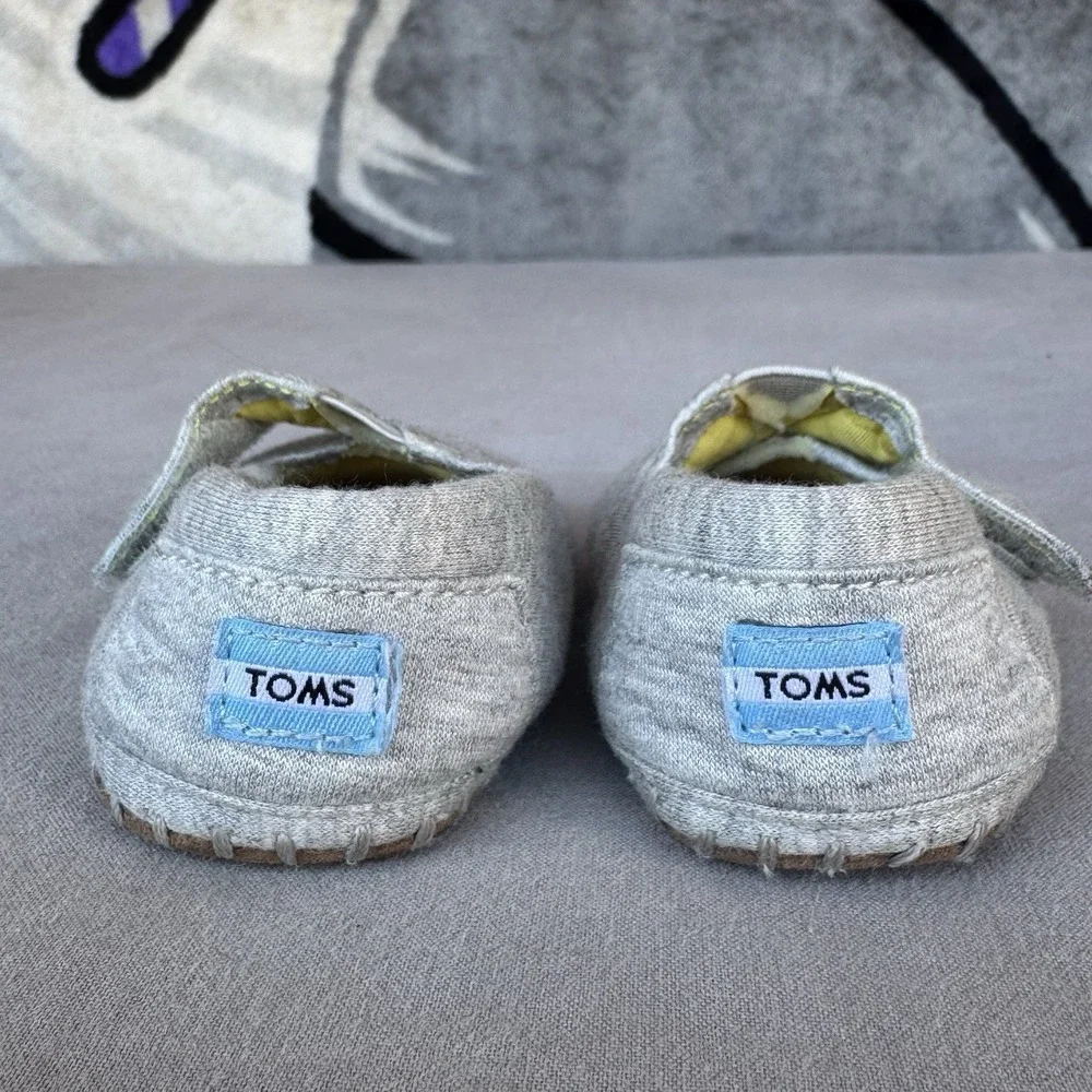 Size 4c - Toms Baby Crib Shoes Grey Gray Unisex Hook Loop Closure Free Shipping